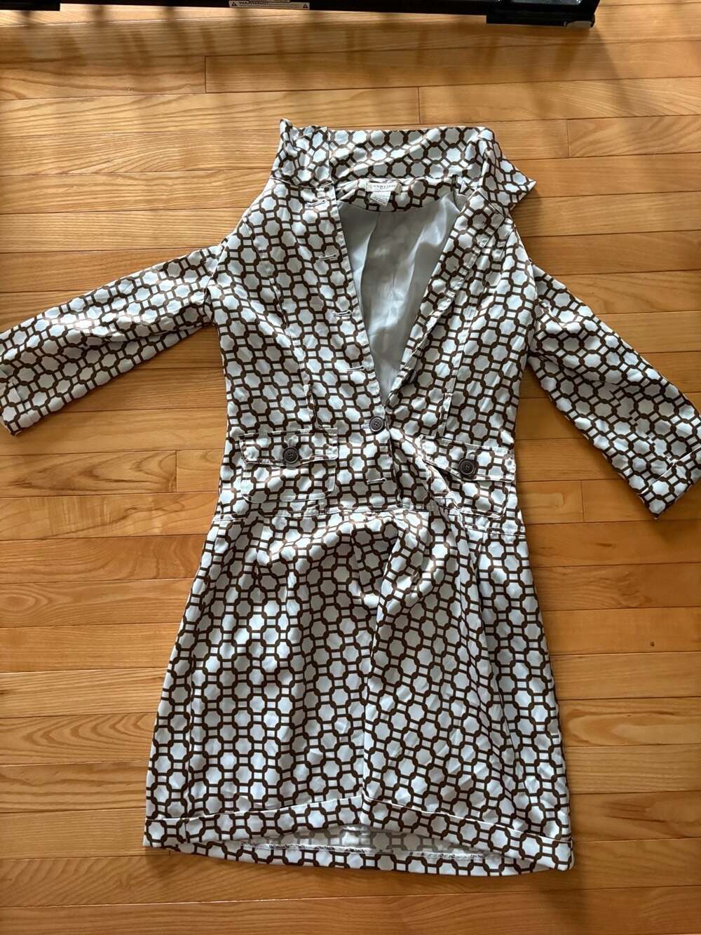 Vertigo Paris Geometric Print Button-Front Long Sleeve Dress